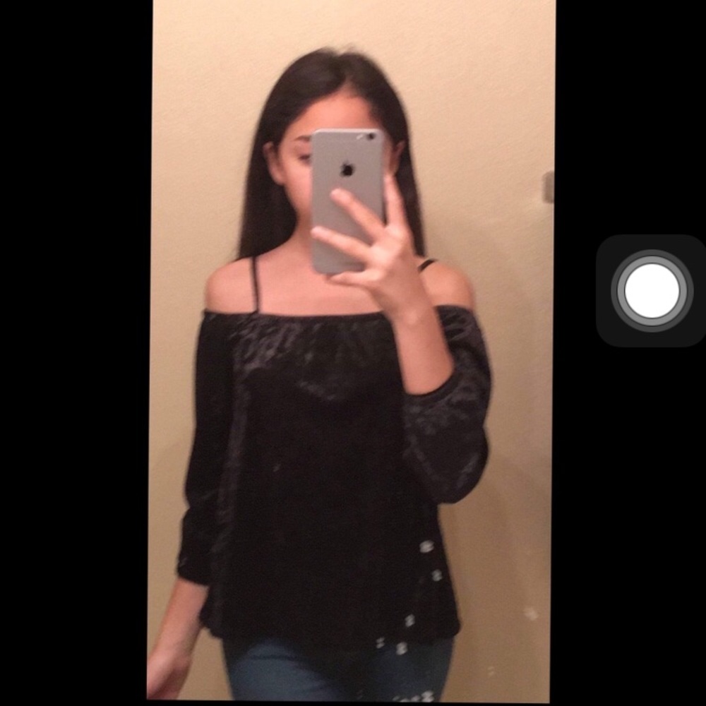 black off the shoulder long sleeve top